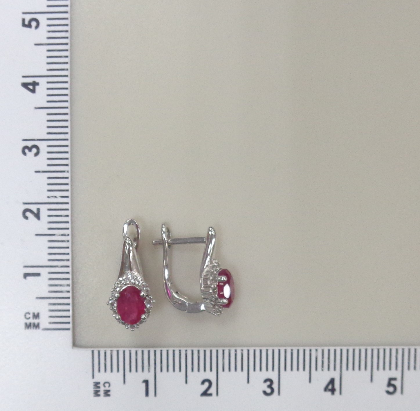 Серебряные серьги с рубинами